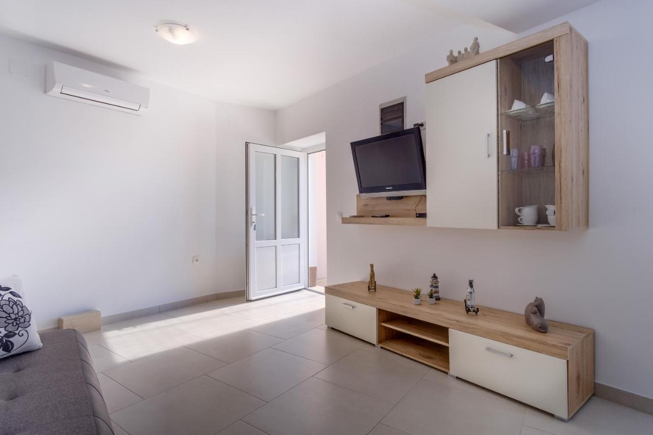 Apartment Angela Cunski ภายนอก รูปภาพ